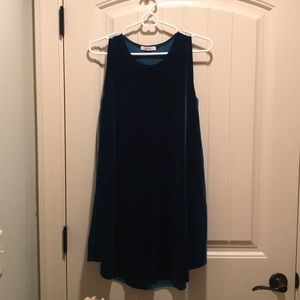 Sleeveless, velvet, flowy dress